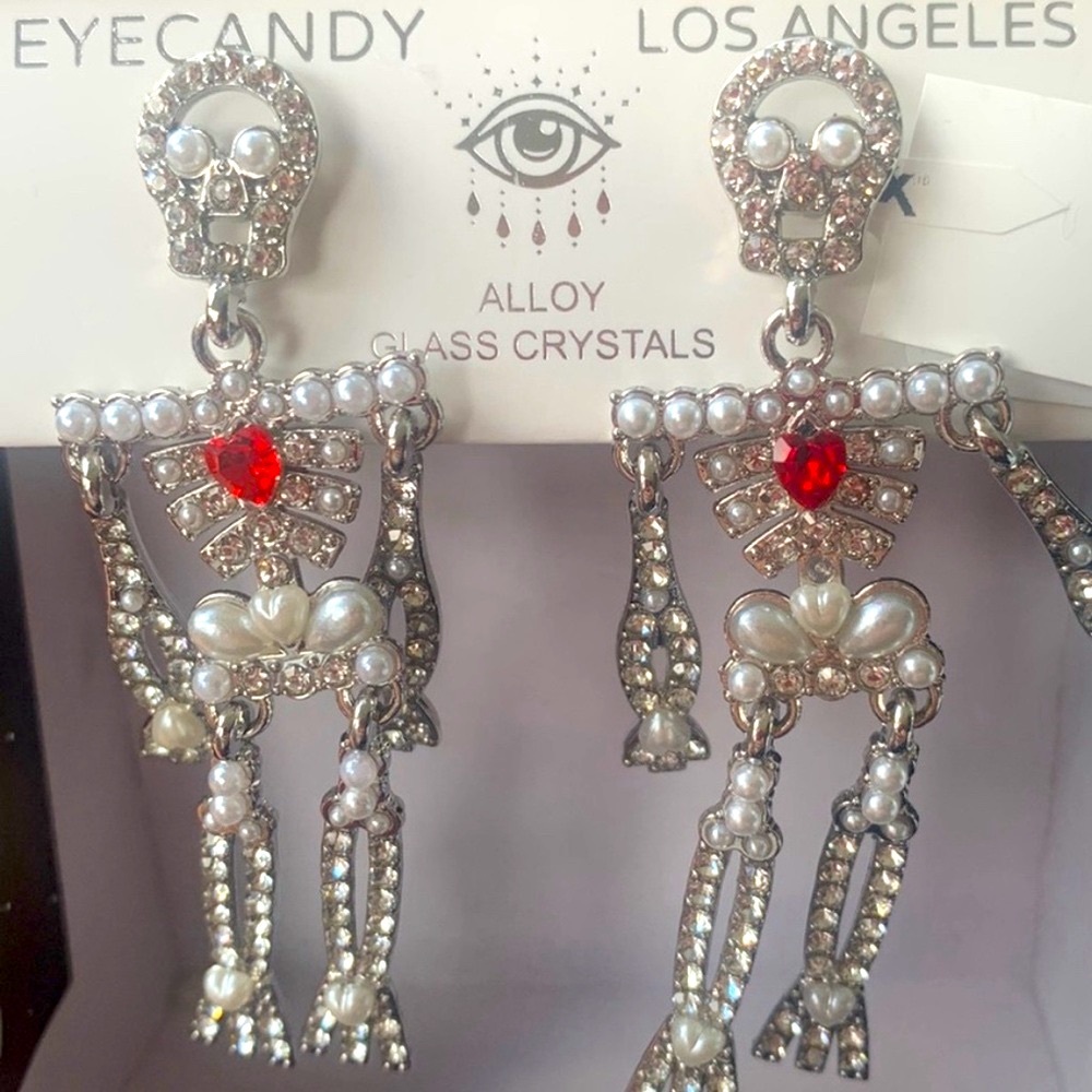 NWT ⚜️💀⚜️ EYE CANDY SPARKLY SKELETON PIERCED EARRINGS